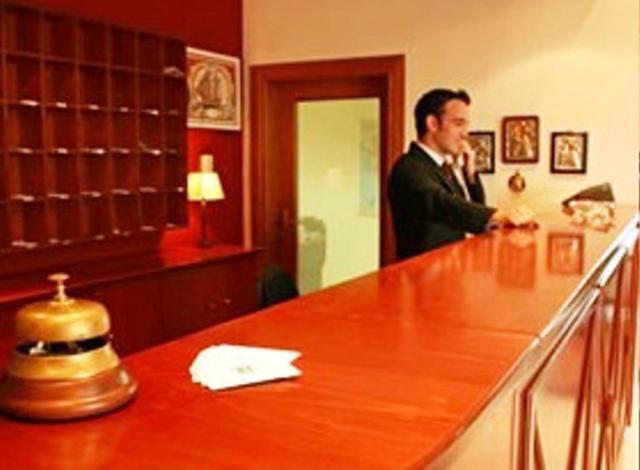 Kornilios Istron Hotel Giannitsa Buitenkant foto